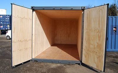 Insulated storage containers